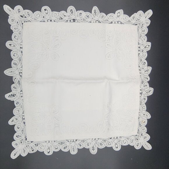 Lot of Battenburg and Crochet Linen Doilies Pillow Cover Bread Warmer VTG - Picture 10 of 12